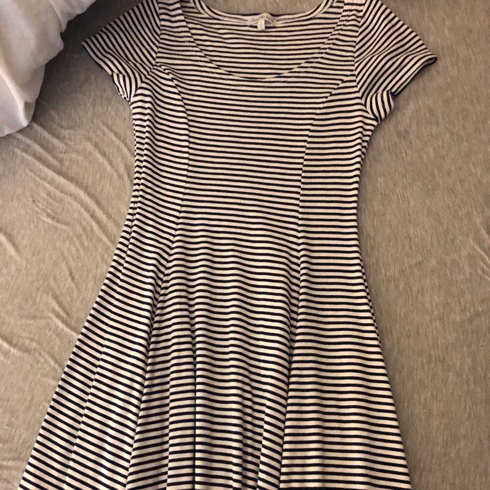 Super cute dress!